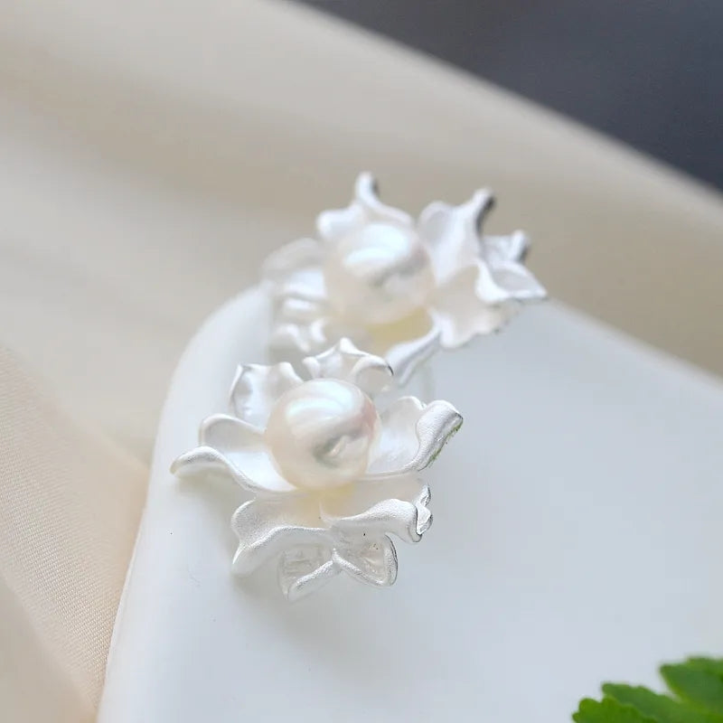 Enticing flower with fresh water pearls