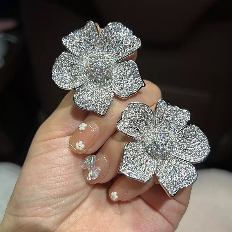 Luxury flower earrings