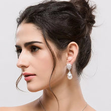 Load image into Gallery viewer, Ear drop sterring earrings with fresh water pearls
