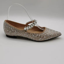 Load image into Gallery viewer, Wedding shoes with pearls
